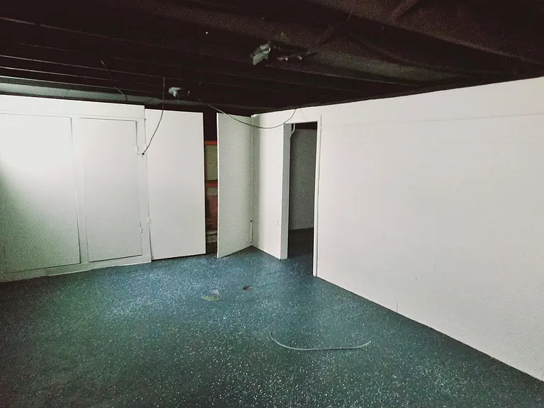 5696 N Vernon St — Photo 3