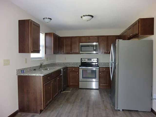 2 bed, 1.5 bath, 1280 sqft, $1,575 — Photo 4