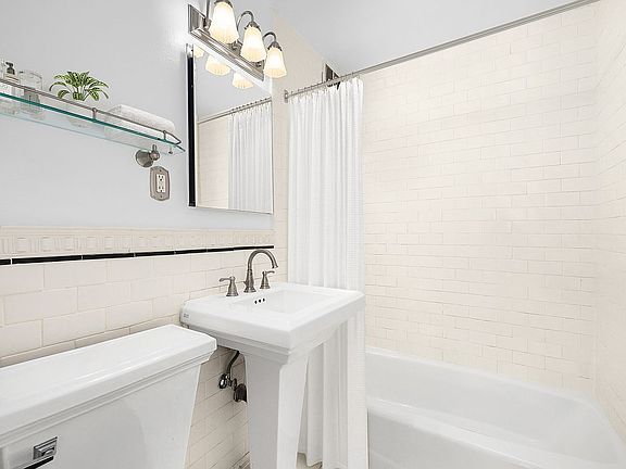 5th image of 101 W 12th St APT 12K