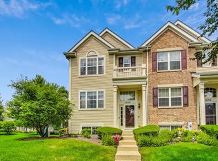 1638 Windward Dr, Hampshire, IL 60140