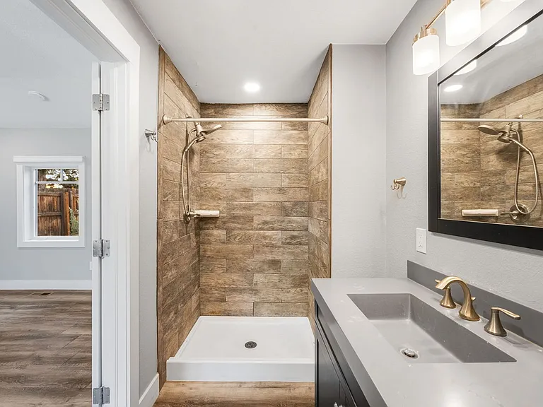 7501 E 21st Ave — Photo 16