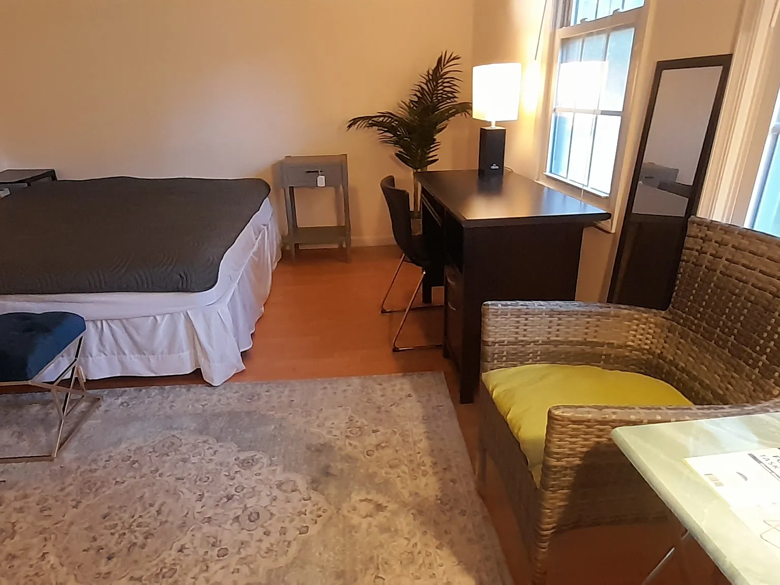 4 bed, 2984 sqft, $910 — Photo 1