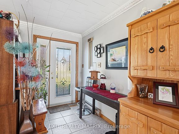 5th image of 1055 Victoria St