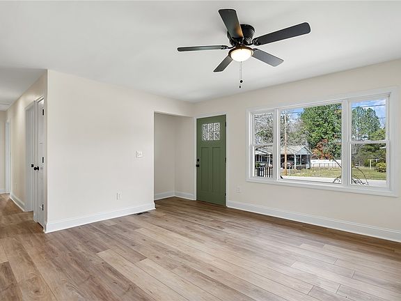 5th image of 46 Echols Dr
