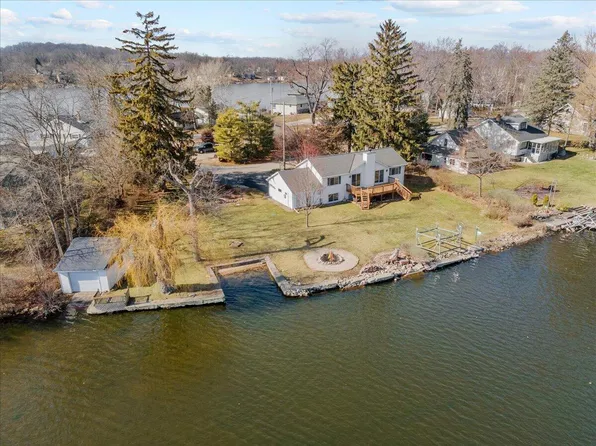 5405 East Peninsula DRIVE, Waterford, WI 53185