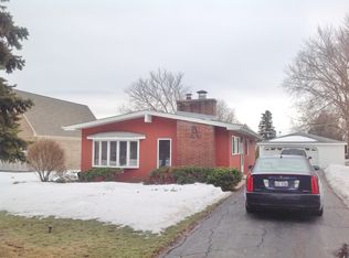 23W613 Woodworth Pl, Roselle, IL 60172
