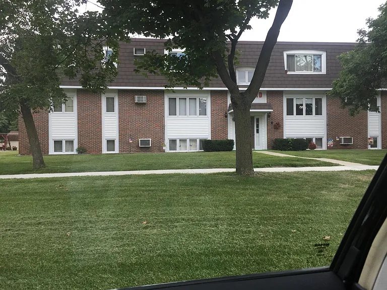 325 Jefferson St SE — Photo 1