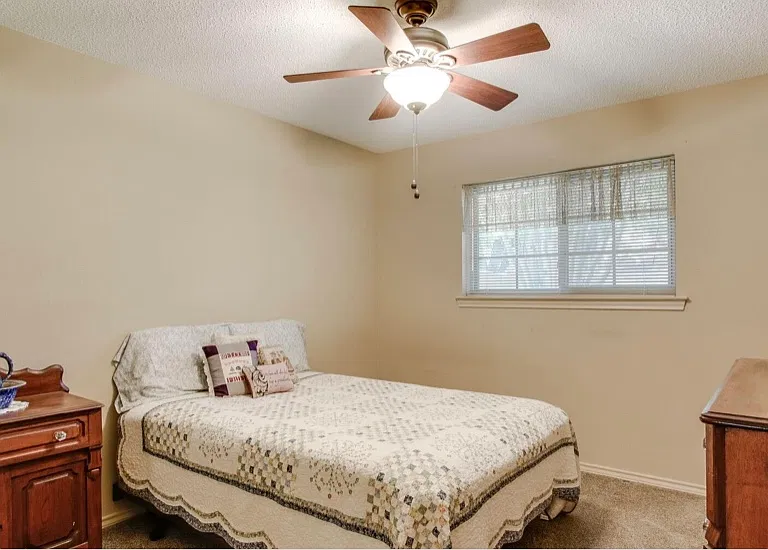 1405 Bogard Ln — Photo 7