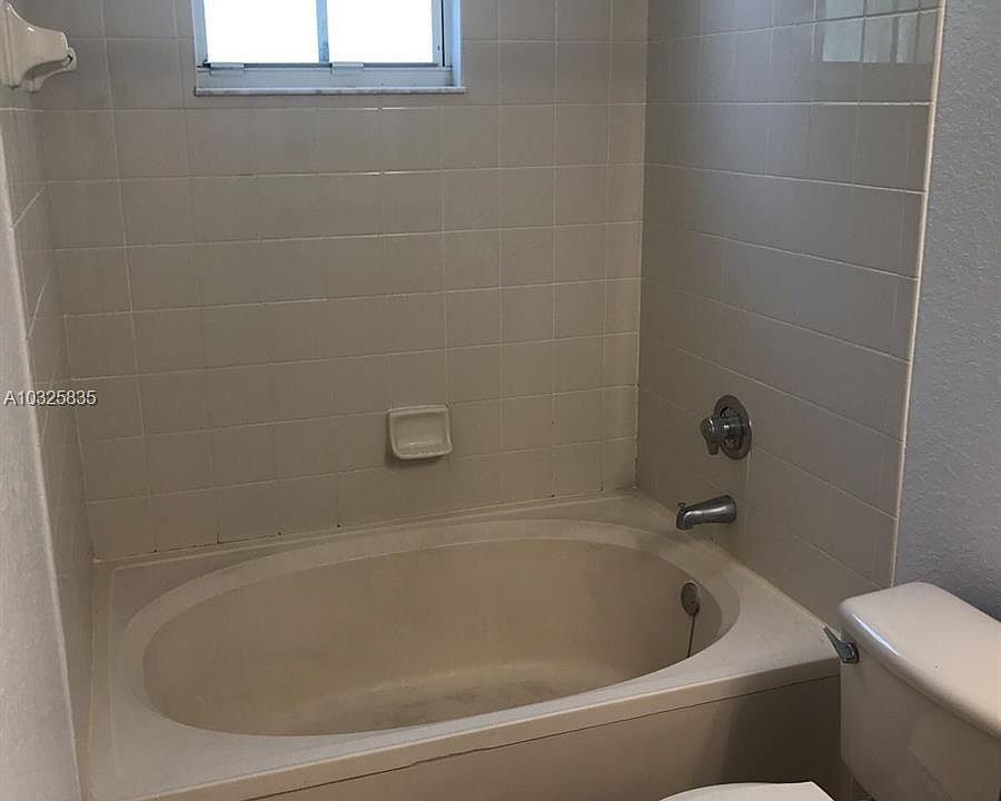 2nd image of 1202 Belmont Ln