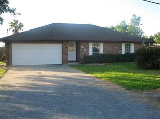 800 Sharp St, Bridge City, TX 77611