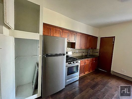 4th image of 31-32 44th St #2R