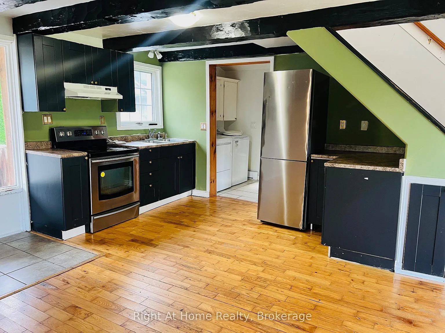 3 bed, $1,999 — Photo 4