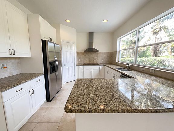 2nd image of 12431 SW 1st Street