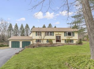 32 Sunnyhill Rd, Lunenburg, MA 01462