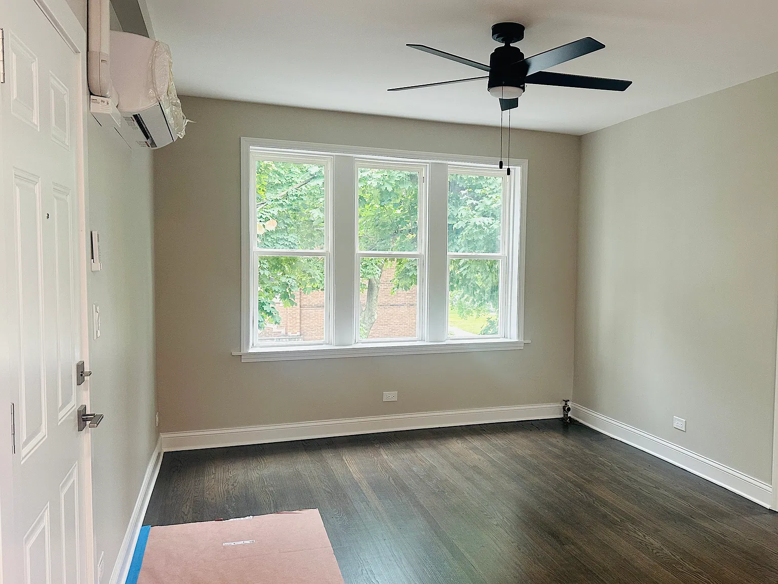 2 bed, 700 sqft, $1,900 — Photo 3