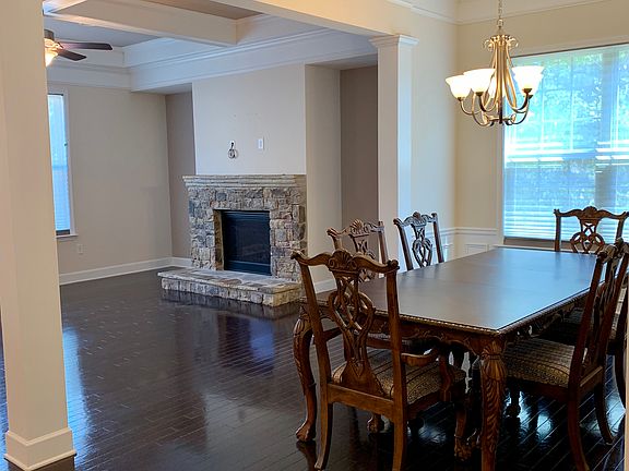 3rd image of 2485 Lisette Dr SE