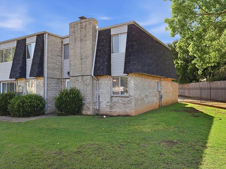1628 Claudia Dr — Photo 28