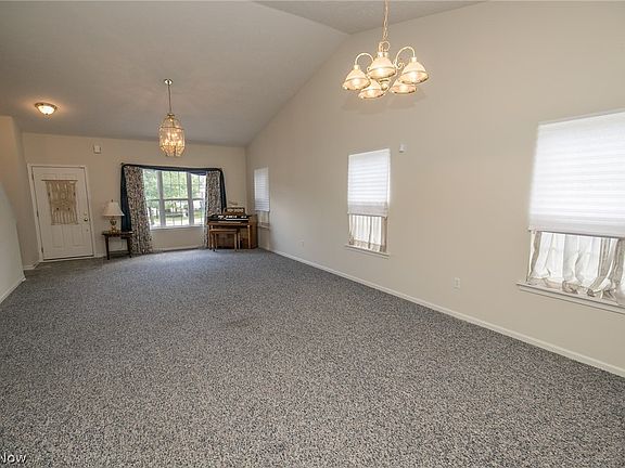 4th image of 2044 Sycamore Dr