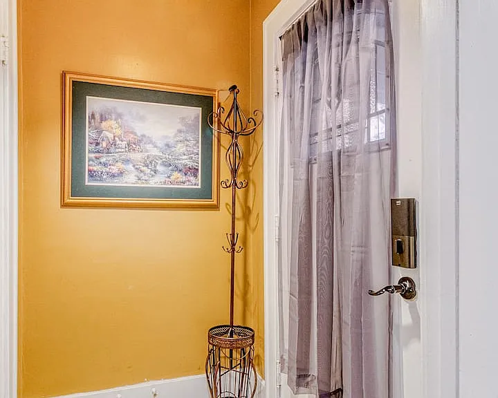 163 Marlborough Rd — Photo 33