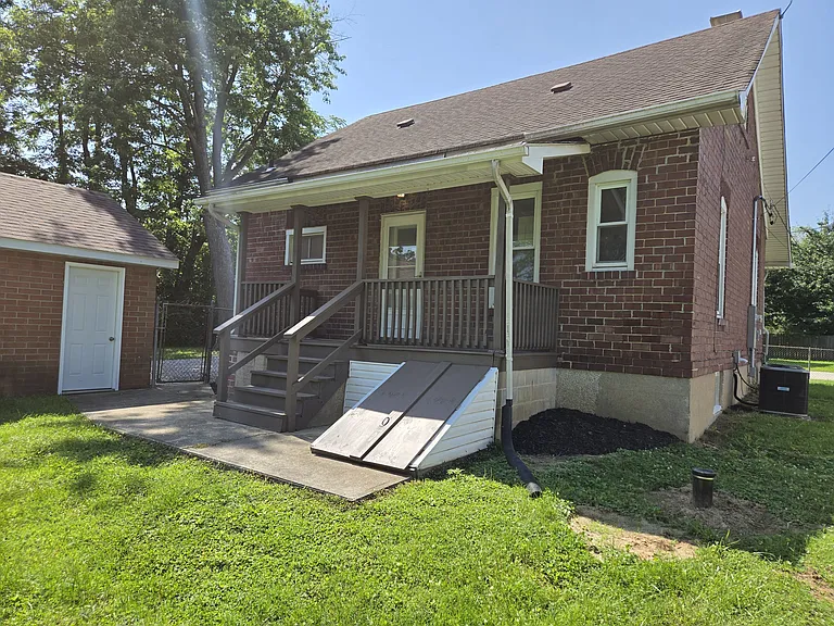 3532 Fullerton Ave — Photo 17