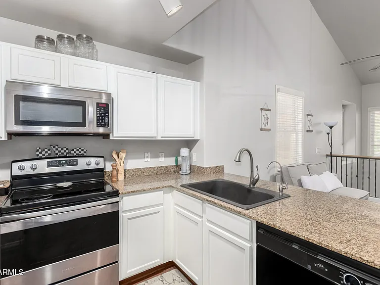 4302 E Jasper Dr — Photo 12