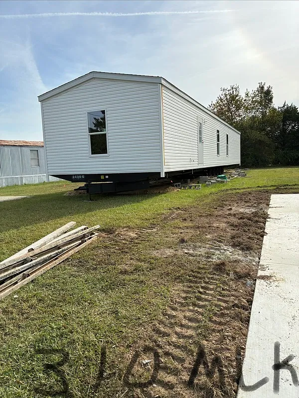 Weaver Estates — Photo 1