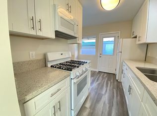 1 Block from the Beach! Apartment Home in Ocean Beach! Private Garage! Private Patio!, San Diego, CA 92107