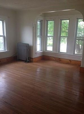 2nd image of 12 Richmond St #2