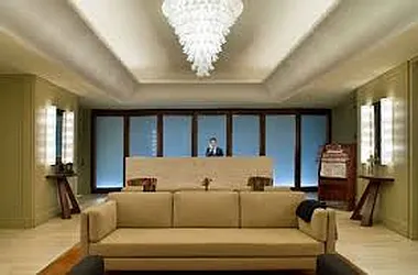 Rented by R New York