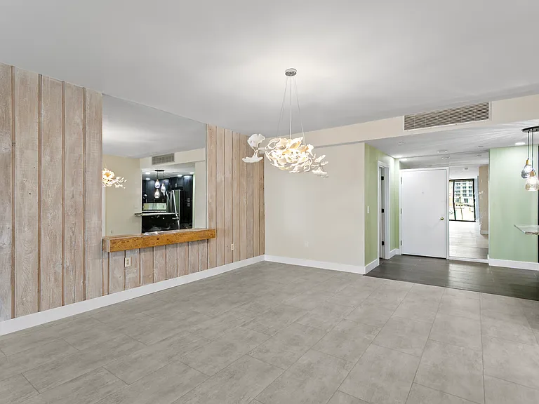 1 Beach Dr SE #1112 — Photo 12