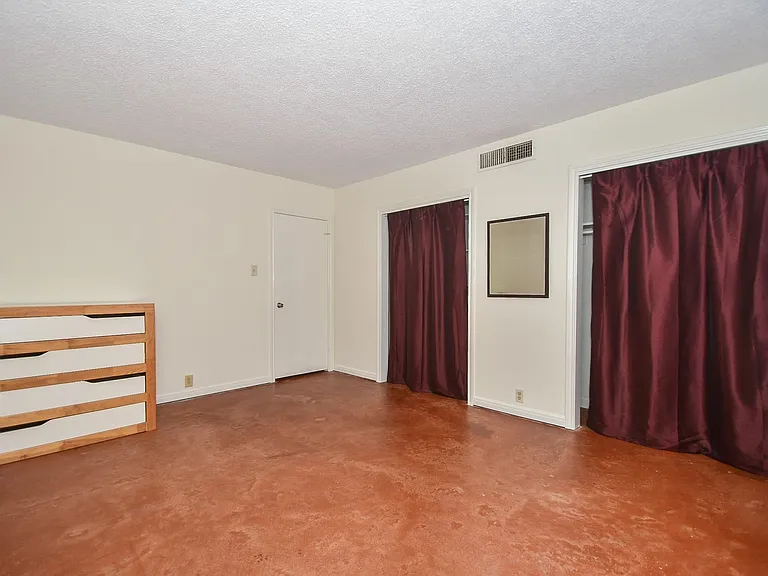 2601 Bellefontaine St — Photo 23