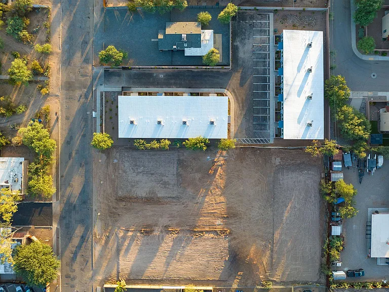 517 E Calle Arizona — Photo 9