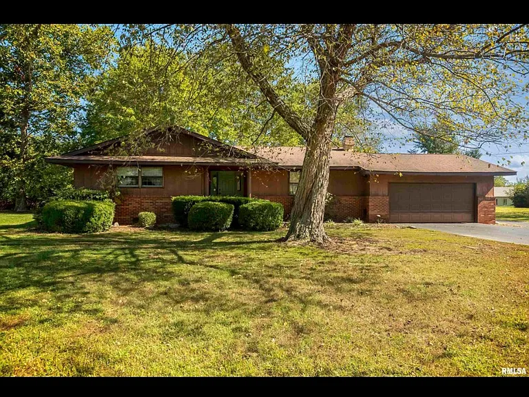 103 Boswell Rd — Photo 1