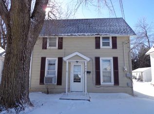 208 16th Ave, Charles City, IA 50616