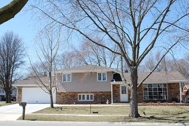800 Woodbrook Ct photo 1