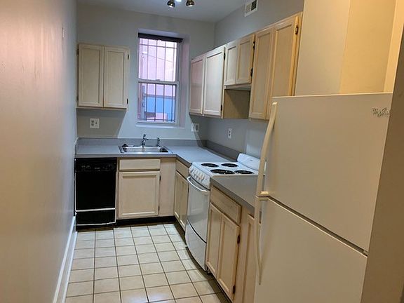 5th image of 1409 15th St NW APT 6