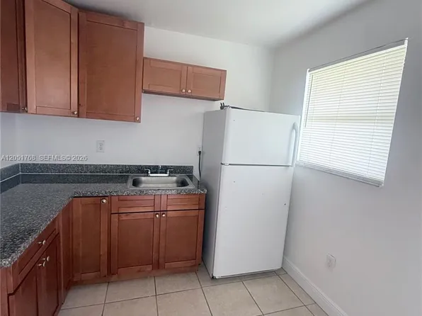1990 NW 183rd St, Miami Gardens, FL
