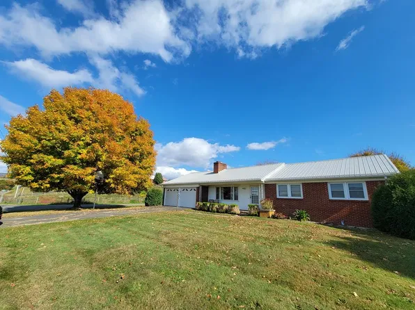 1148 Comers Rock Rd, Elk Creek, VA 24326