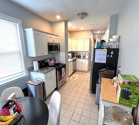 2nd image of 41 Ardell St