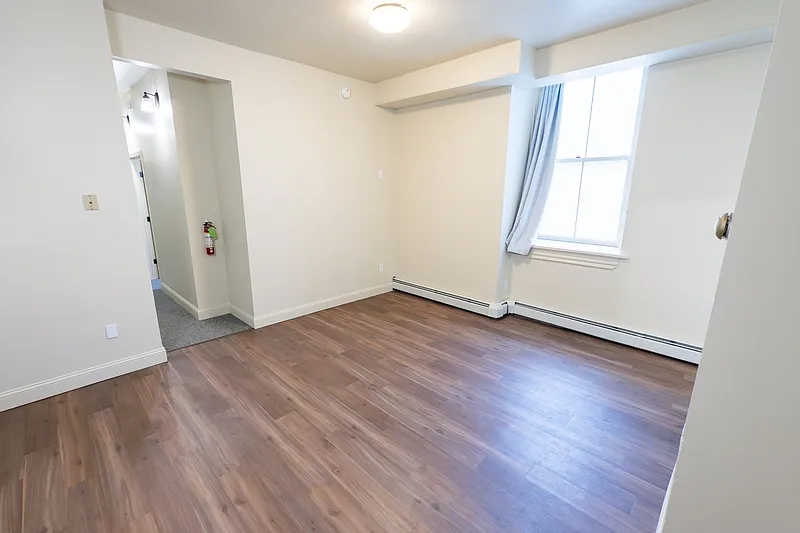 3 bed, 1.0 bath, $3,180 — Photo 3