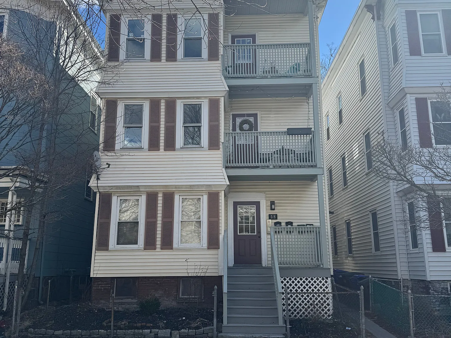3 bed, 1.0 bath, 1300 sqft, $3,300 — Photo 1