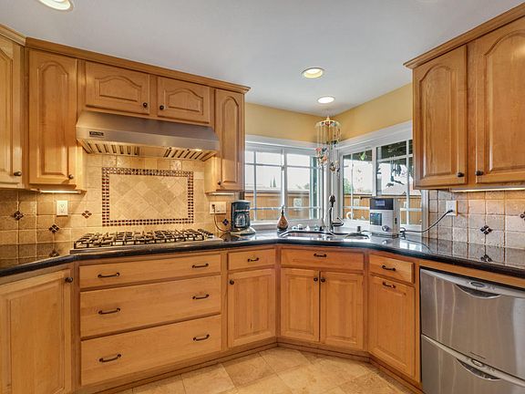 4th image of 2717 N Loraine Pl