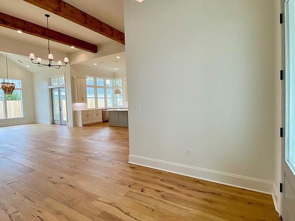 5th image of 221 Harvest Creek Ln