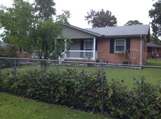 206 Pineview Dr, Jacksonville, NC 28546