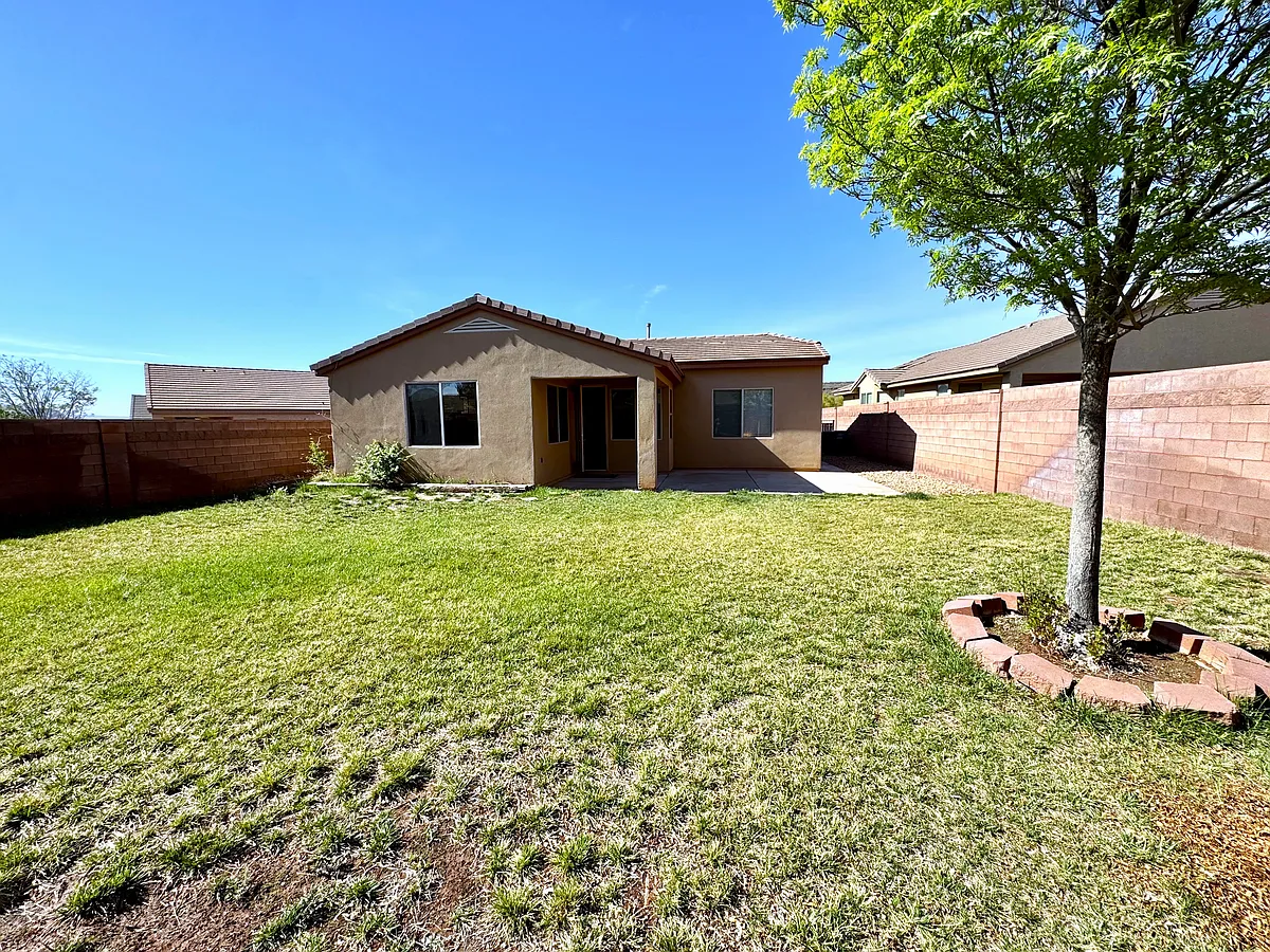 Patio_03232026 - 2106 N Red Canyon Cir
