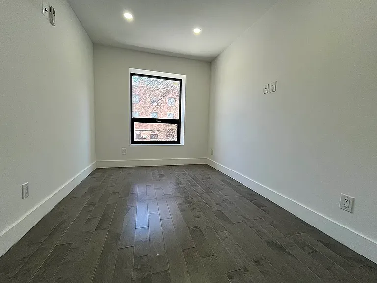 2113 5th Ave #1R — Photo 9