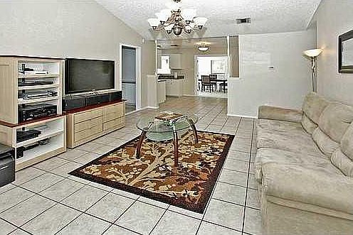 3rd image of 705 Hyde Park Ct