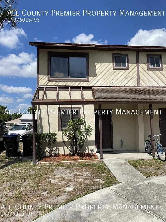 Nice 2 Bedroom 1.5 Bath Townhouse! Semoran Club Community! Apply Today! — Photo 1