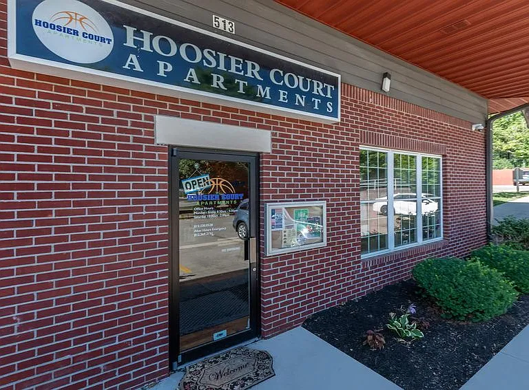 Hoosier Court Apartments — Photo 15