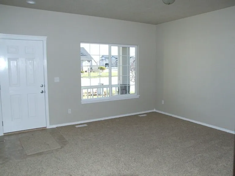 4887 N Chimney Peak Ave — Photo 5